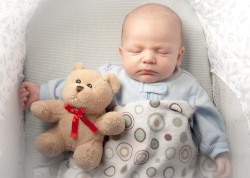 ללמד תינוק להרדם לבד