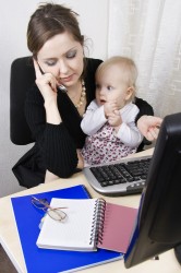 קריירה או אמא במשרה מלאה?